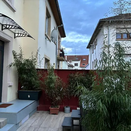 Fabuleux 100 M2 Parking Privatif Entierement Climatise